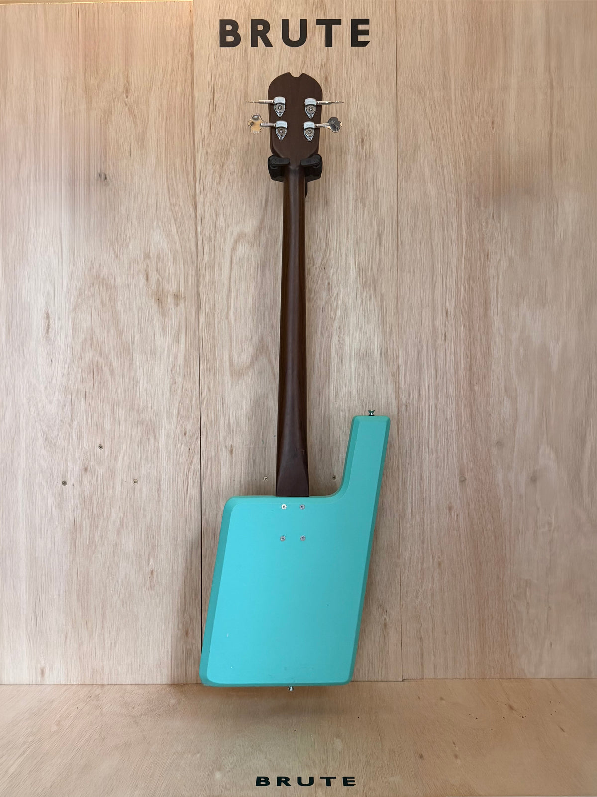 BRUTE - FLIP FLIP BASS